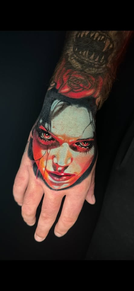 Hand Portrait — Color one-day session by Oscar Arce
