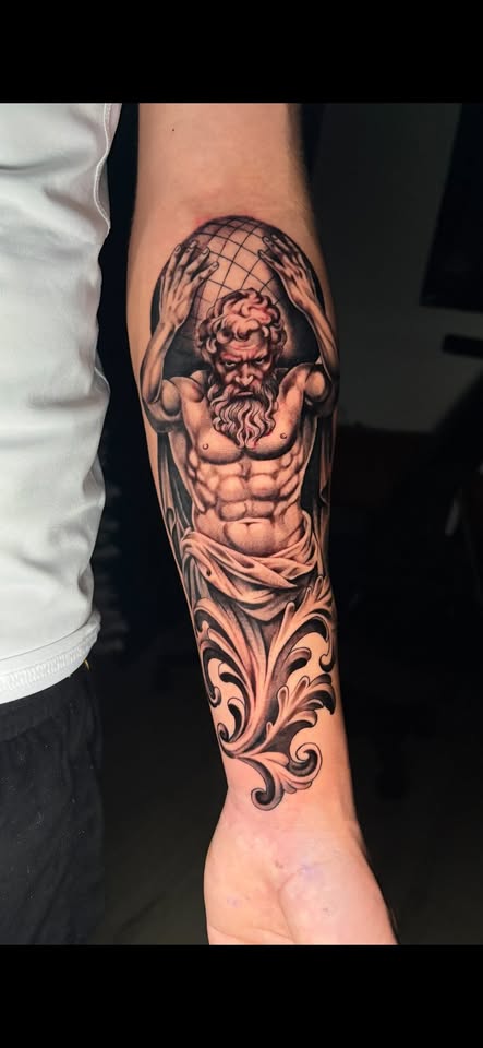 Atlas — Black & Grey one-day session by Oscar Arce