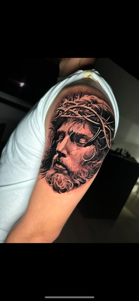 Black & Grey tattoo by Oscar Arce