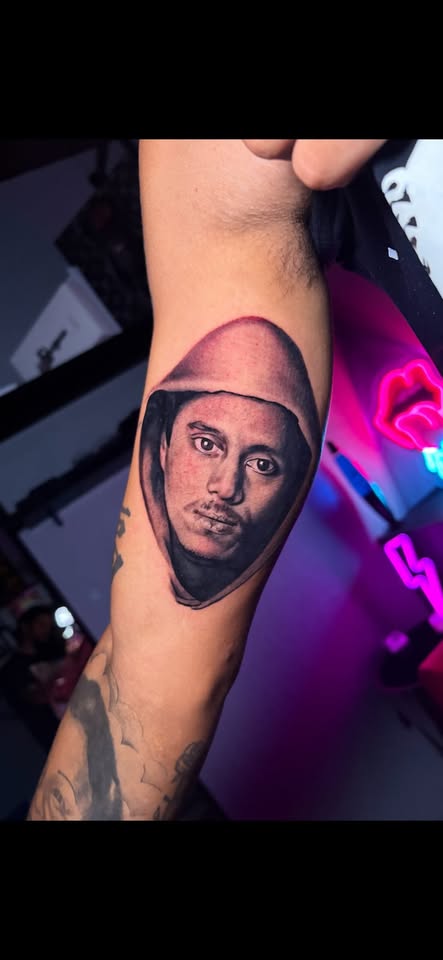 Black & Grey portrait tattoo by Oscar Arce